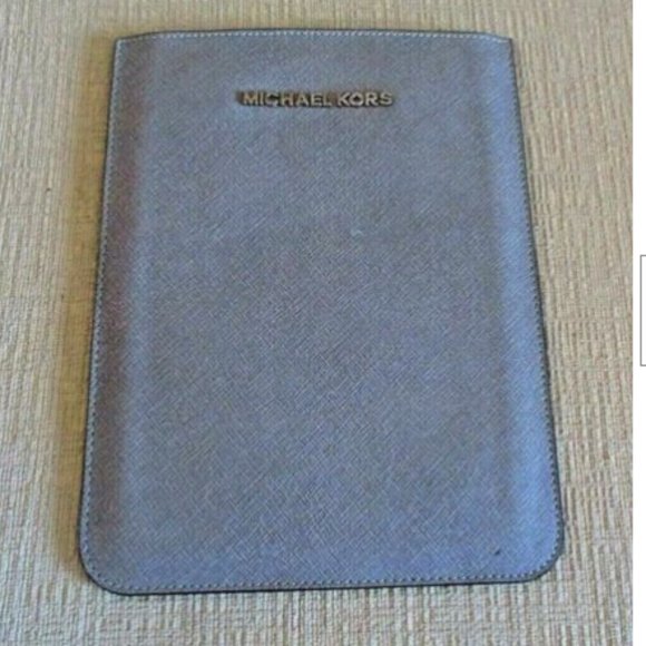 Michael Kors Tablet or E-Reader Sleeve NEW Silver - Picture 1 of 7